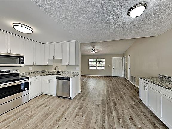 5th image of 11402 Blackbark Dr