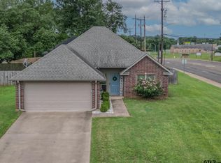 100 S Rainbow Dr, Whitehouse, TX 75791