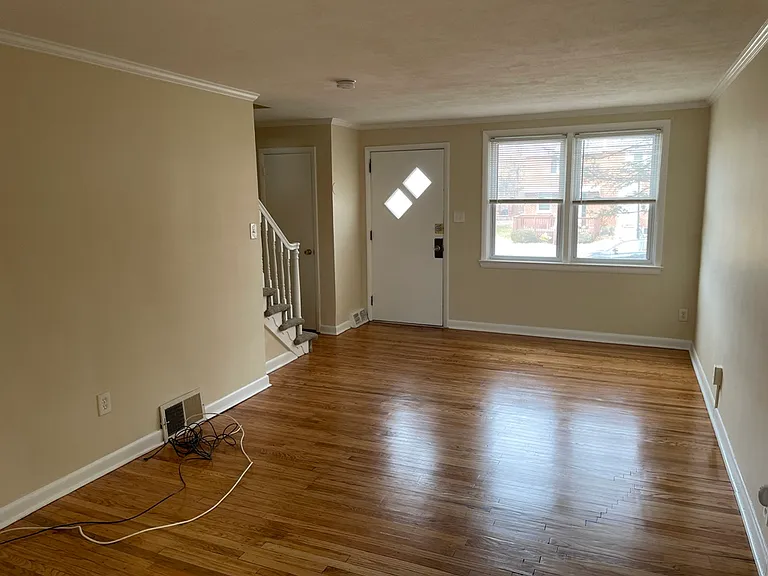 192 Madison Dr — Photo 3