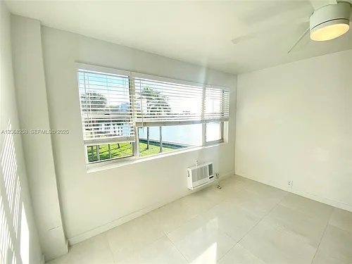 6484 Indian Creek Dr #205 Photo 1