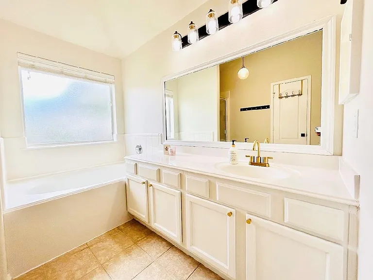1711 Kessler Park Ct — Photo 10