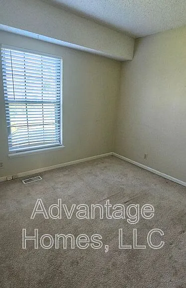 10832 Haskins St — Photo 8