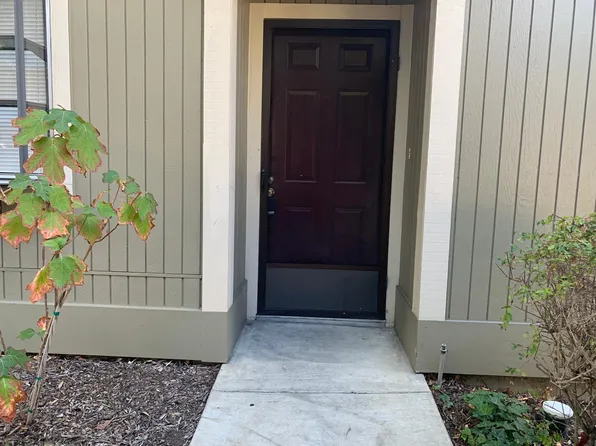 322 Eastgate Ln, Martinez, CA 94553