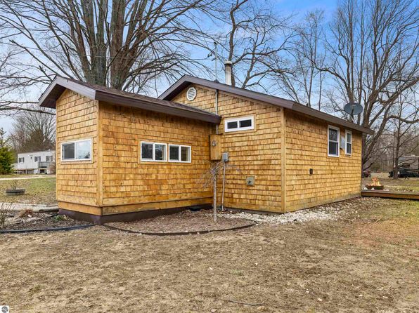 17055 State St, Copemish, MI 49625