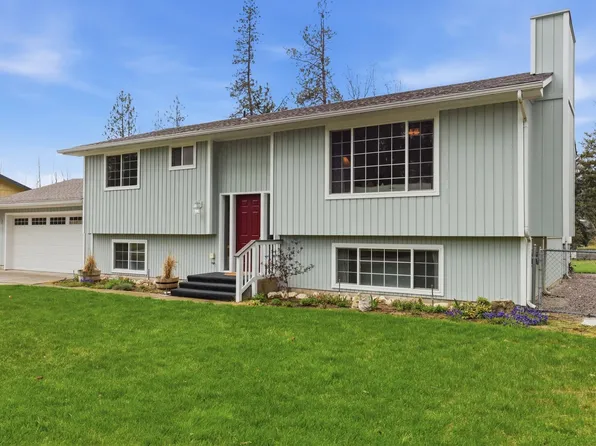 323 E 11th St, Deer Park, WA 99006