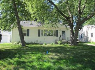 2018 Chandler St SW, Cedar Rapids, IA 52404