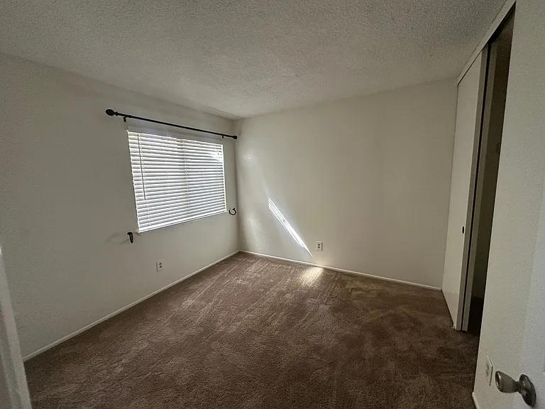401 Tepatitlan Ct — Photo 7