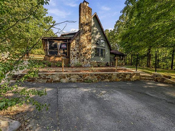 5th image of 2524 Glen Lily Rd