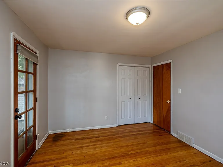 8221 Pelham Dr — Photo 17