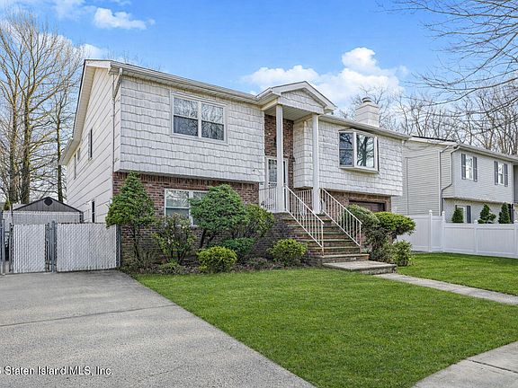 2nd image of 72 Reading Ave