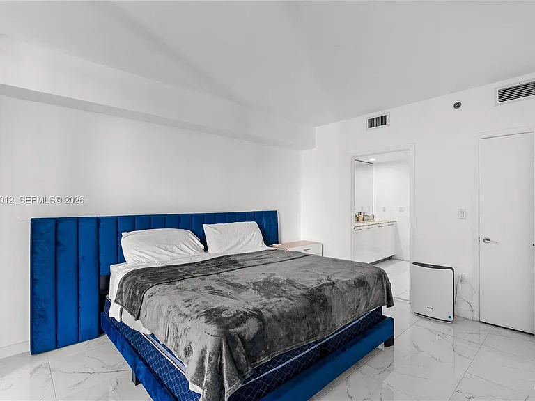 55 SE 6th St #1203 — Photo 3