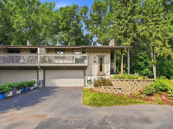 7232 Woodstock Dr, Bloomington, MN 55438