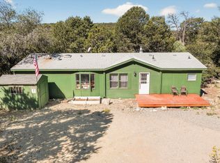 8 Rampart Rd, Tijeras, NM 87059
