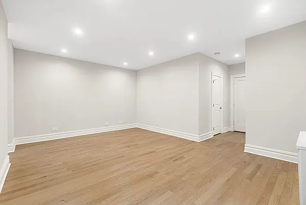 Rented by E Realty International Corp | media 11