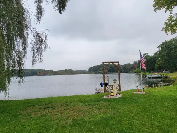 9875 Cobb Lake Rd, Jonesville, MI 49250