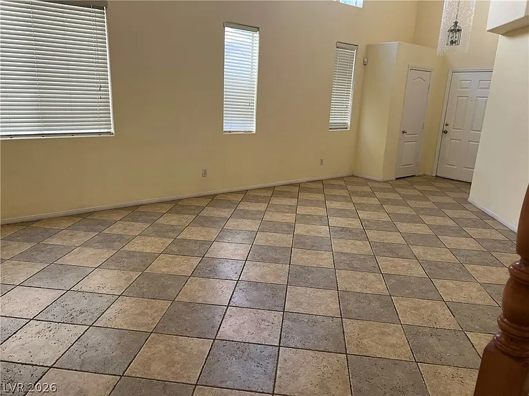 3900 Irvin Ave — Photo 6