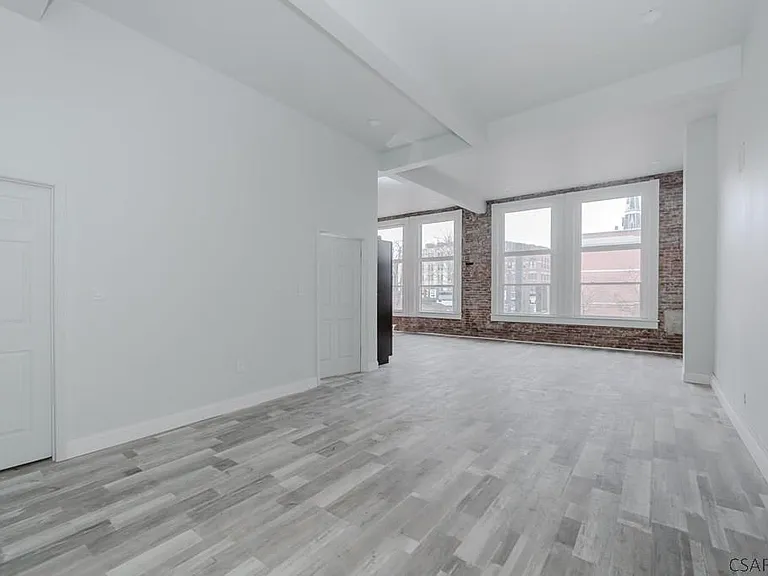 500 Main St #201 — Photo 33