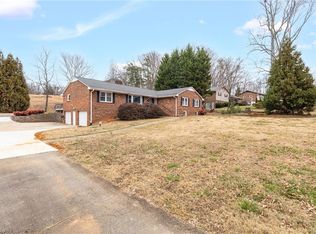 1175 Whispering Pines Dr, Kernersville, NC 27284