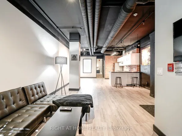 78 Saint Patrick St #104, Toronto, ON M5T 3K8