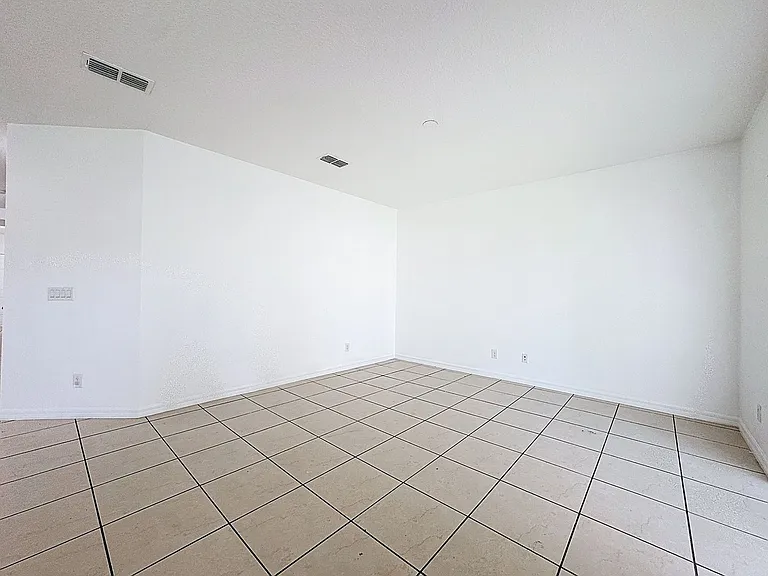 662 Vitoria Rd — Photo 8