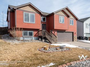 2206 Big Lost Dr, Gillette, WY 82718