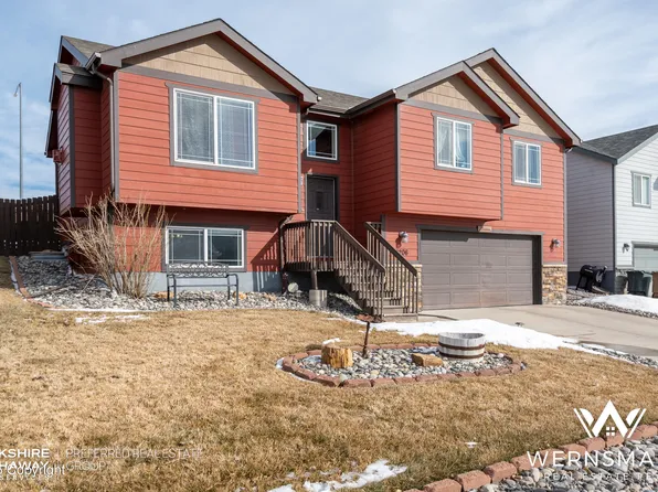2206 Big Lost Dr, Gillette, WY 82718
