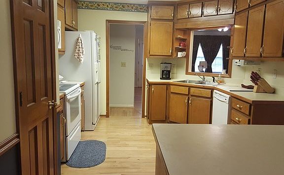 5th image of 2250 Castle Royale Dr