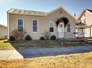 2010 Chestnut St, Quincy, IL 62301