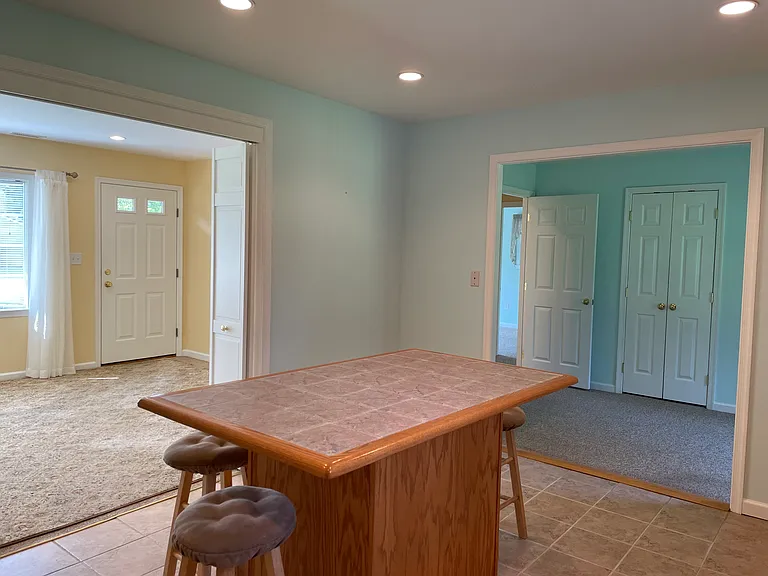111 Maple Ln — Photo 4