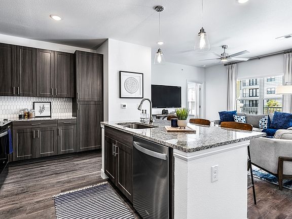 cadence-creek-at-gosling-002w