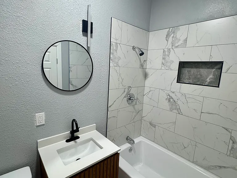 2040 E Woodrow St — Photo 7