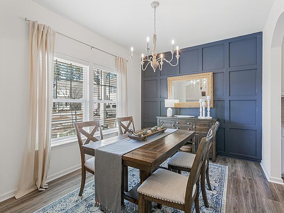 5th image of 496 Fox Sparrow Ct