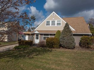 81 Flamingo Rd, Levittown, NY 11756