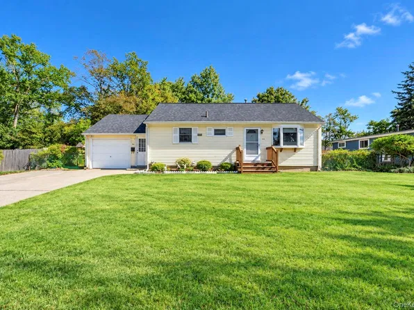 34 Midday Dr, Centereach, NY 11720