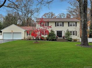 15 Kitcher Ct, Trumbull, CT 06611
