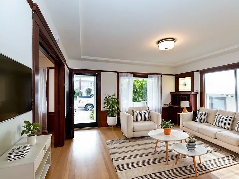 373 Moraga Ave — Photo 3