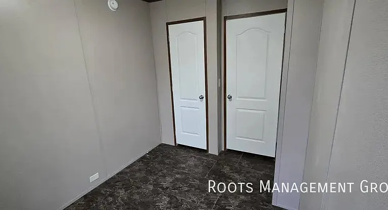 25 Riviera Courts Dr #25 — Photo 8