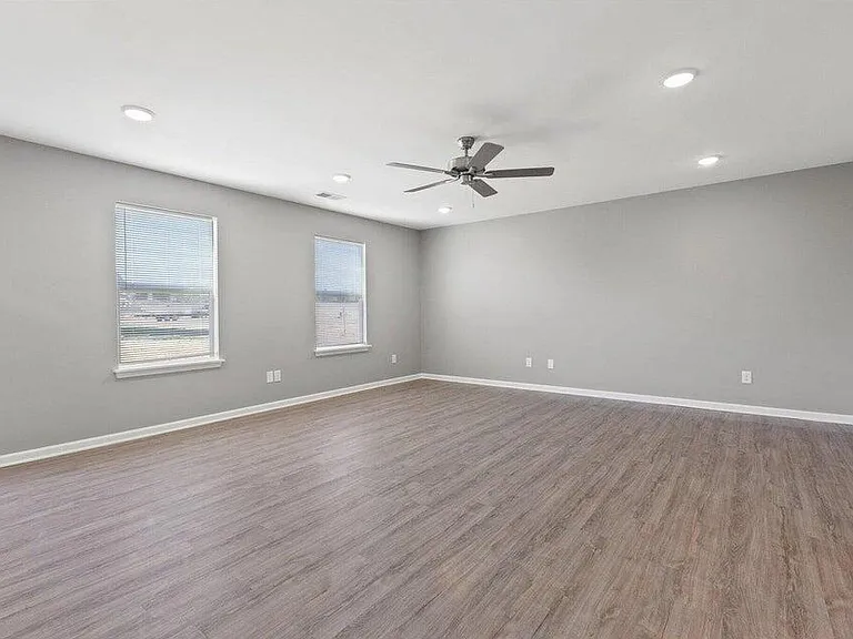 8109 Driftwood Loop — Photo 7