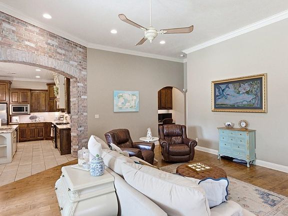 4th image of 5830 Willow Breeze Dr