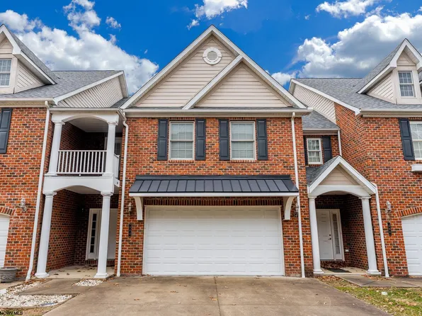 404 Saint Andrews Dr, Morgantown, WV 26508