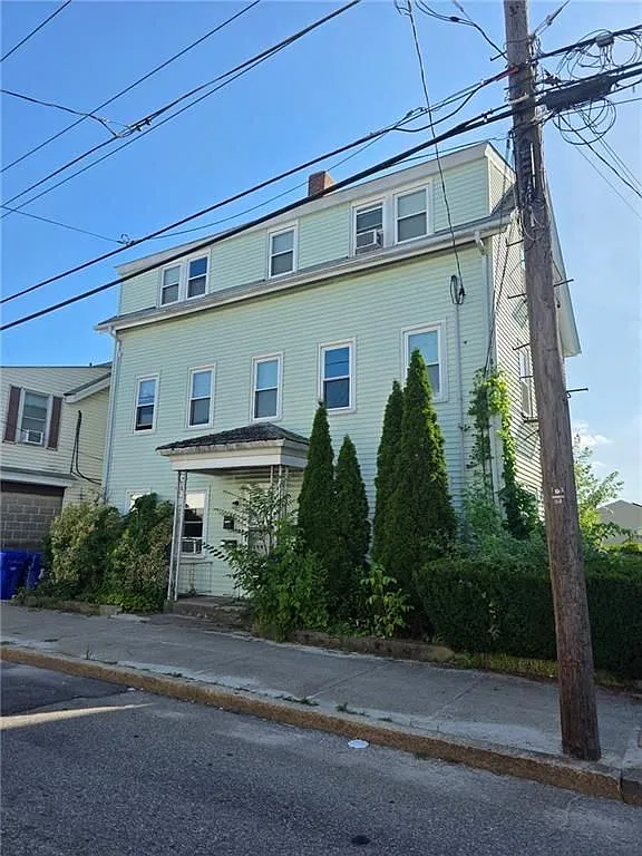 2 bed, 1.0 bath, 792 sqft, $1,500 — Photo 1