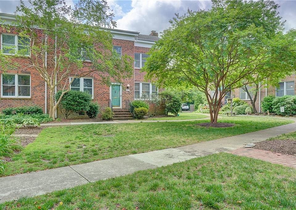 1st image of 441 Westover Mews