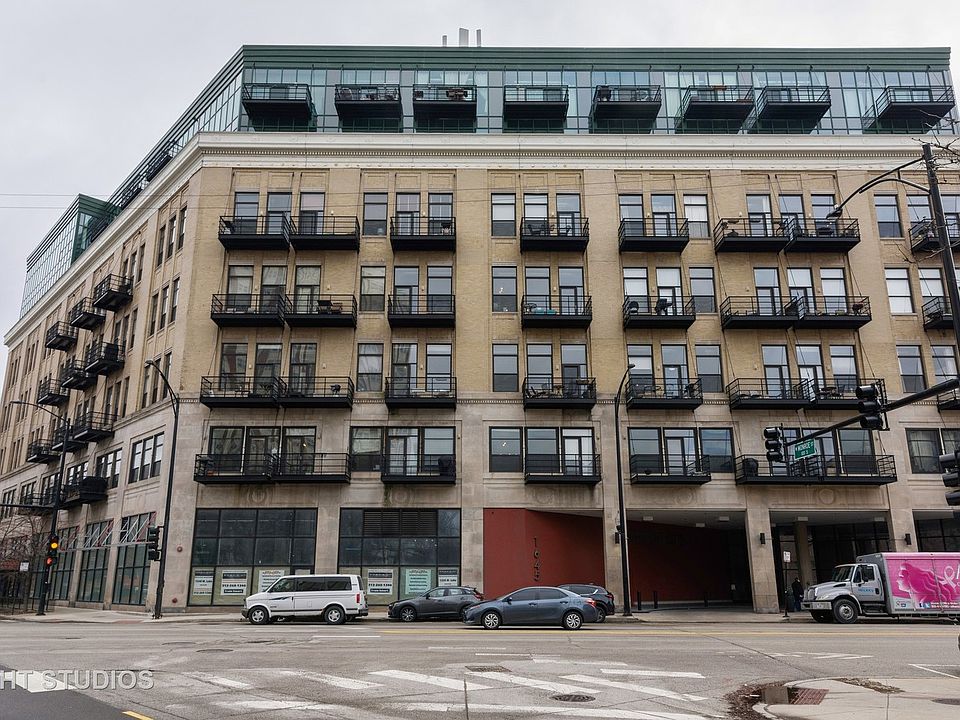 1st image of 1645 W Ogden Ave Unit 422