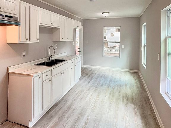 2nd image of 3909 Ilano Dr