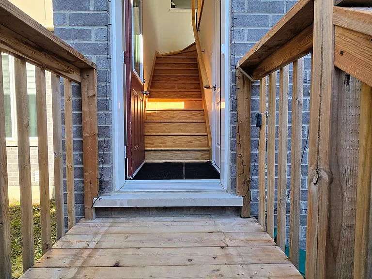 9 Waterleaf Rd #COACH HOUSE — Photo 3