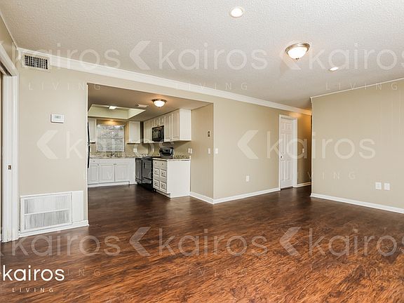 3rd image of 7108 Scruboak Ln