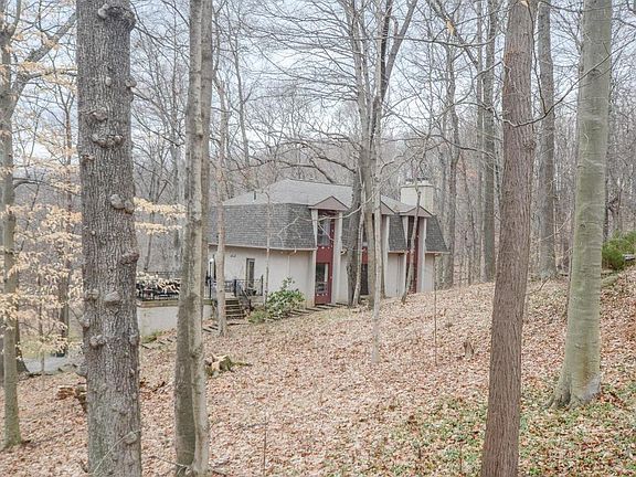 2nd image of 261 Thornewood Dr