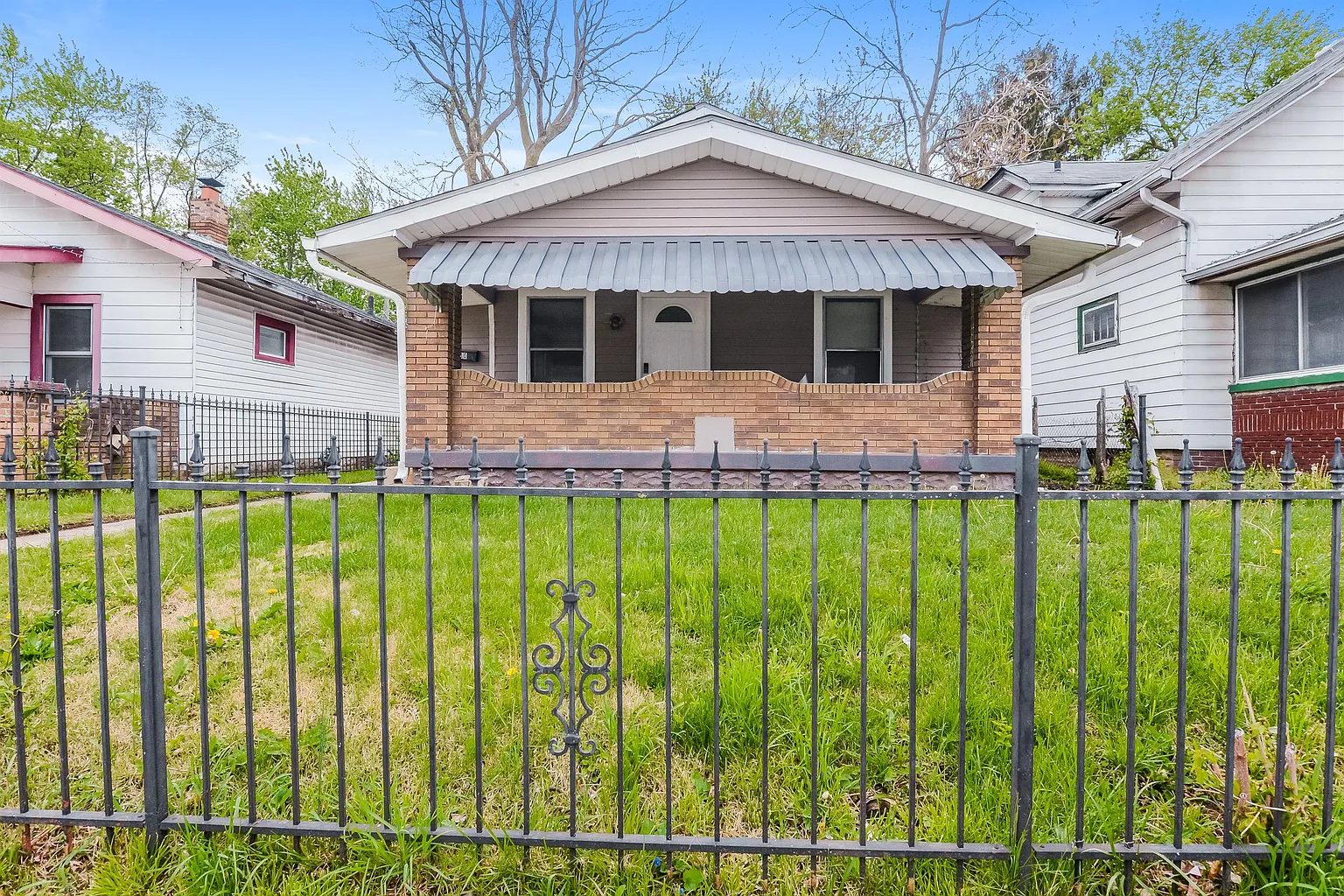 1430 N Mount St photo 1