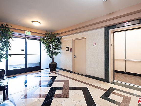 5th image of 14050 Magnolia Blvd APT 302