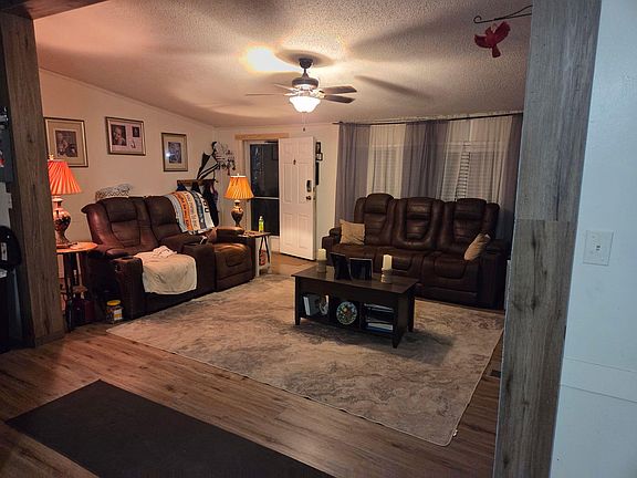 4th image of 689 Schmitt Rd